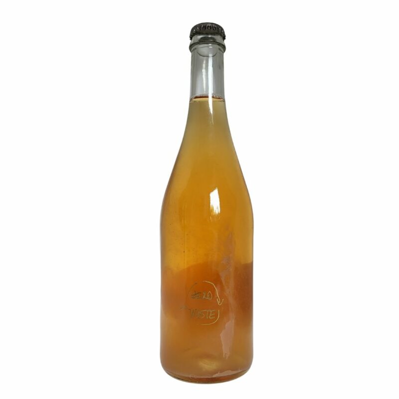 Een fles "Zero Waste" van wijnmaker "Smeska uit Tsjechië"