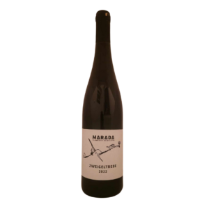 Een fles Zweigeltrebe 2022, rode wijn van Petr Marada